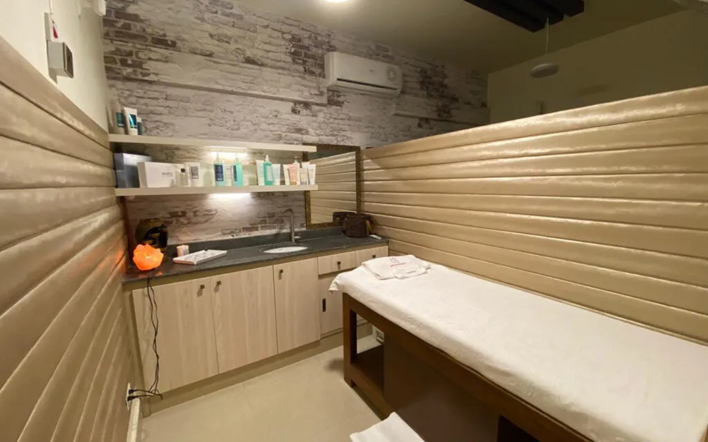 Shaista Marghoob Salon Facility 20